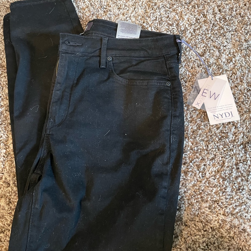 NWTS NYDJ Black Skinny Jeans